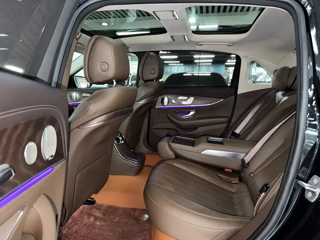 MERCEDES-BENZ E CLASS