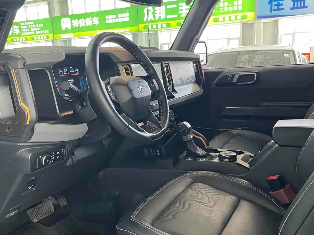 Ford Bronco — миниатюра 7