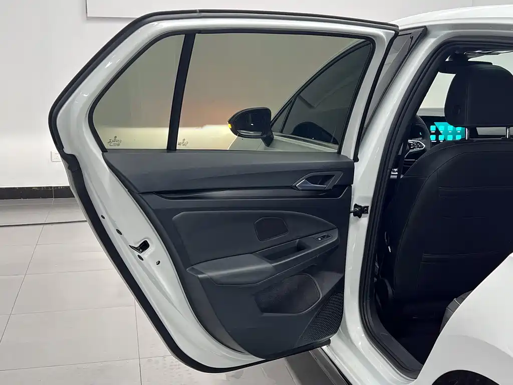 Volkswagen Golf — миниатюра 27