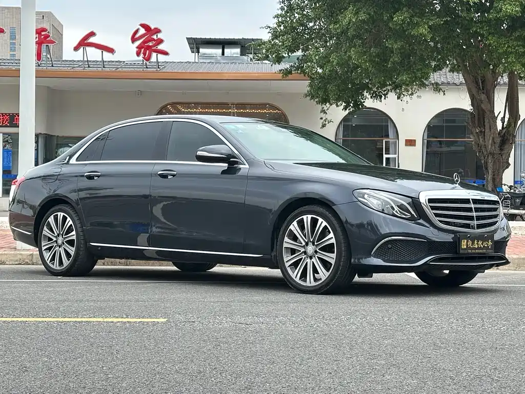 MERCEDES-BENZ E CLASS