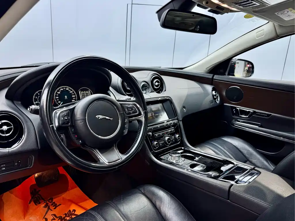 Jaguar XJ 2016 XJL 2.0T Elegant