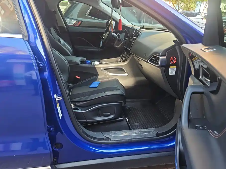 Jaguar F-PACE — миниатюра 8