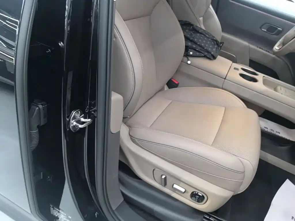 Li Auto Li i8 — миниатюра 25