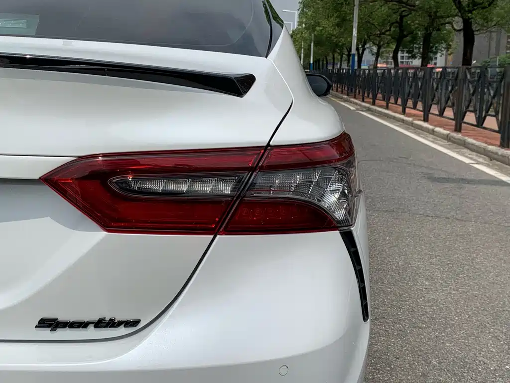 Toyota Camry 2023 2.0S