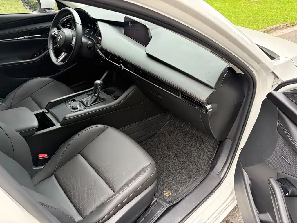 Mazda 3 Axela — миниатюра 12