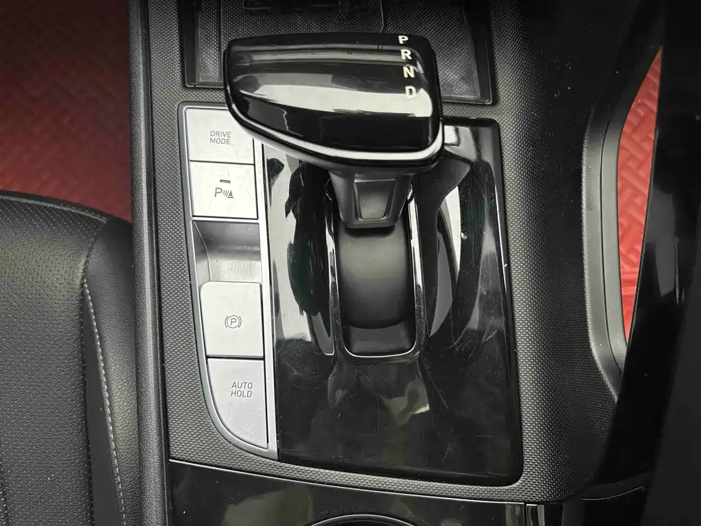 Hyundai Elantra — миниатюра 17