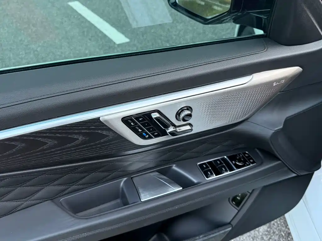 Cadillac CT6 — миниатюра 9