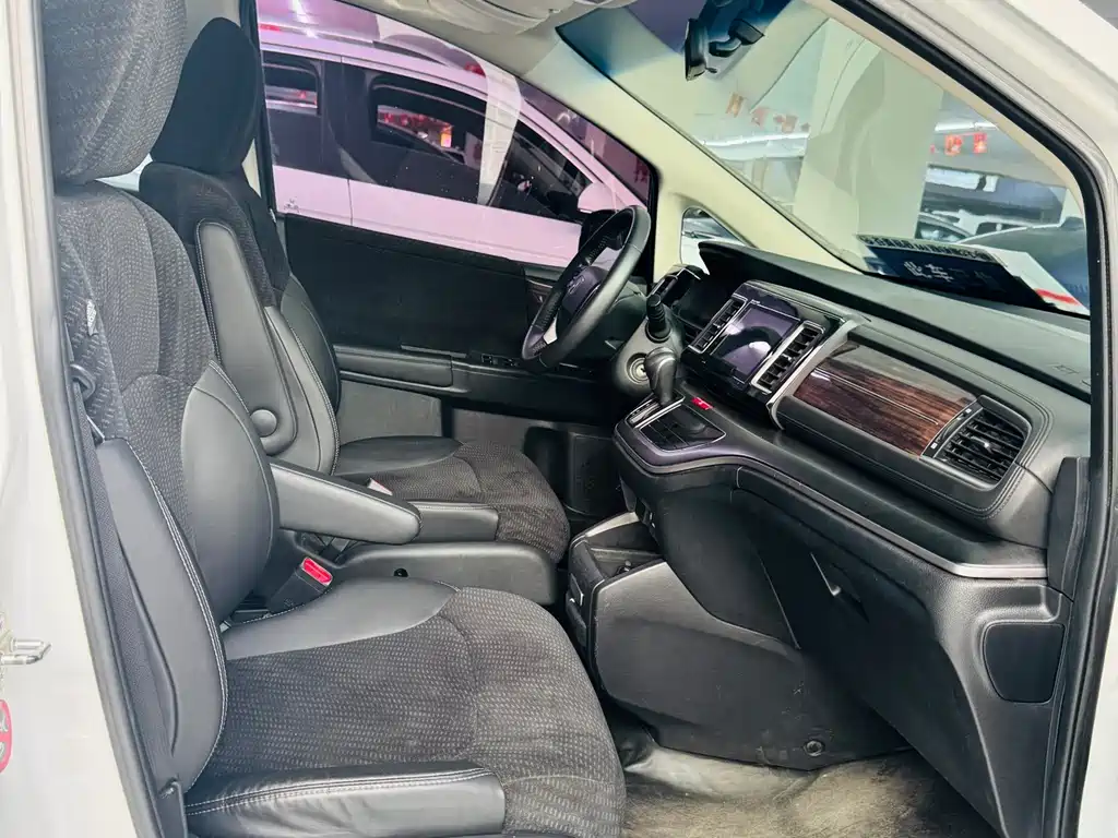 Honda Elysion — миниатюра 9