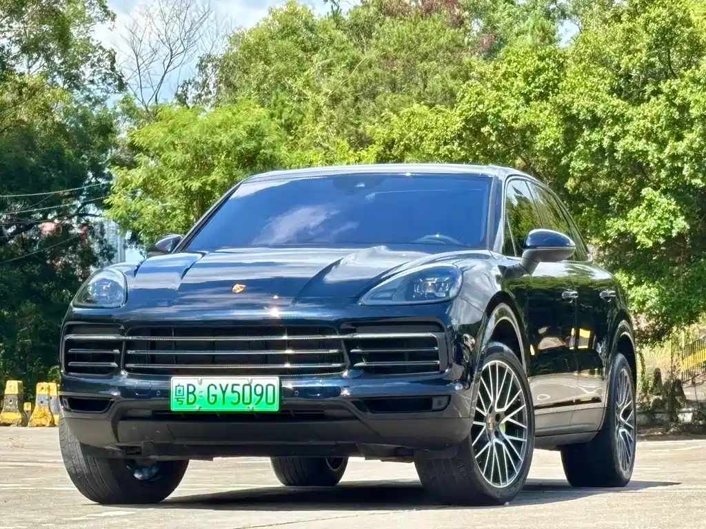 Porsche Cayenne Hybrid 2023