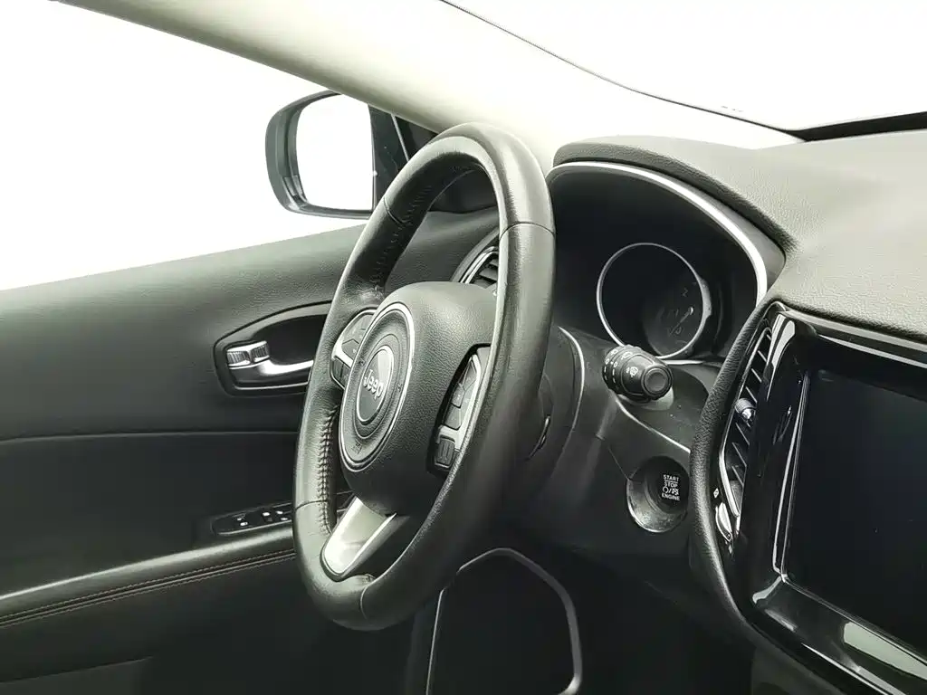 Jeep Compass — миниатюра 22
