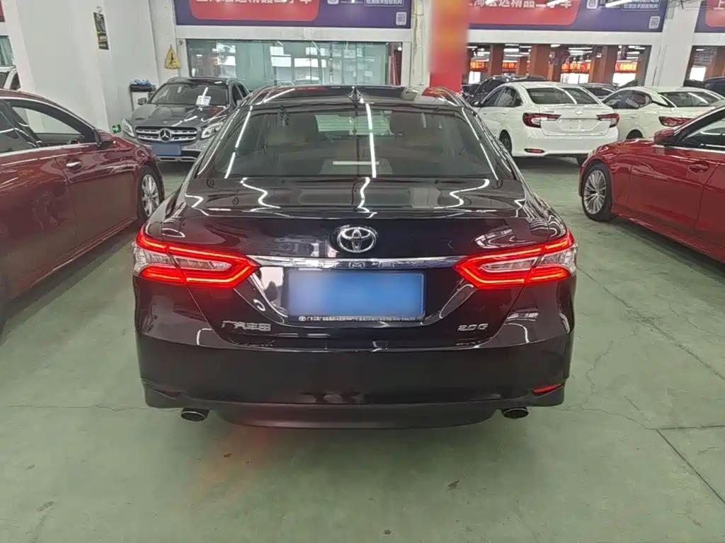 Toyota Camry — миниатюра 6