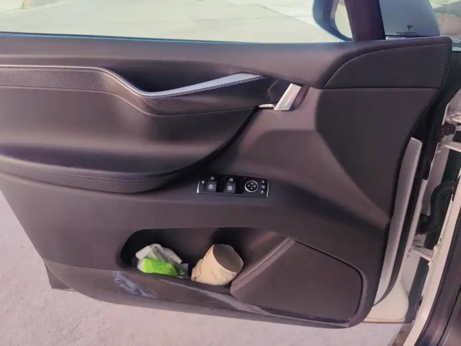 Tesla Model X — миниатюра 7
