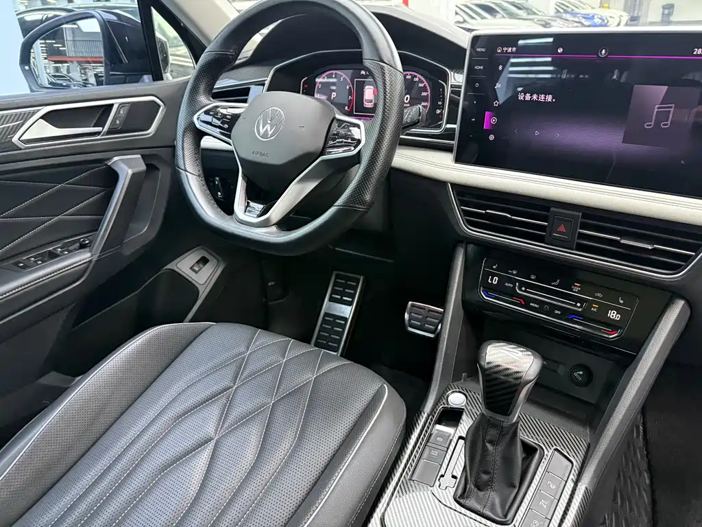 Volkswagen Tiguan L — миниатюра 23