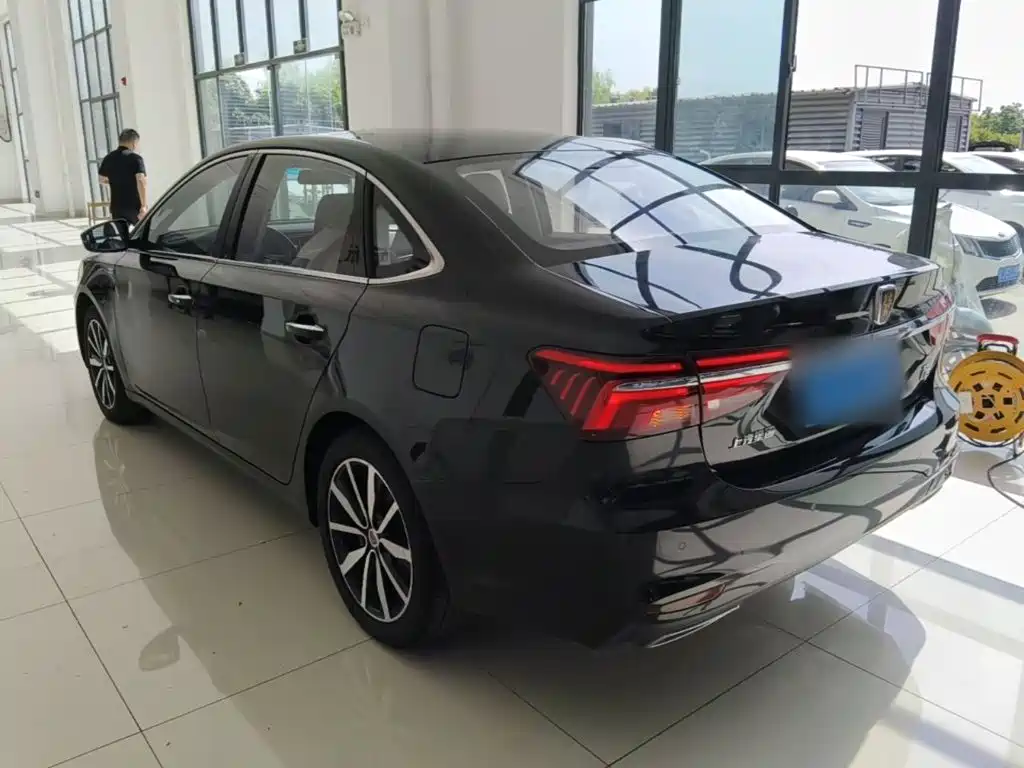Roewe i6 Classic — миниатюра 5