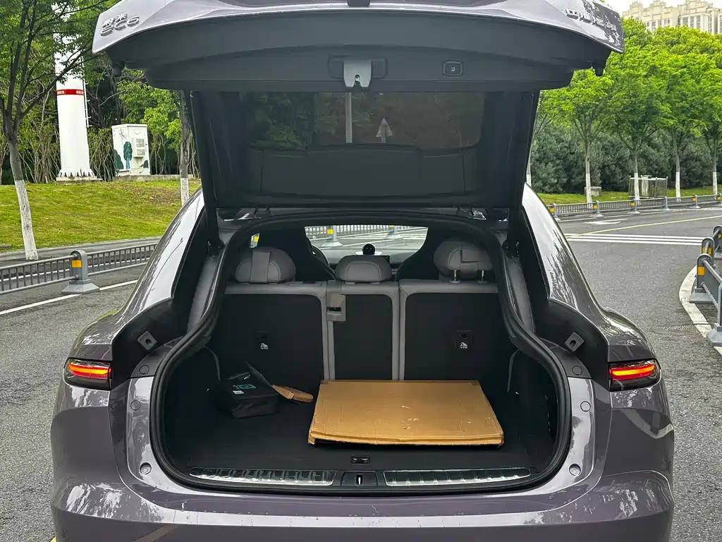 NIO EC6 — миниатюра 10