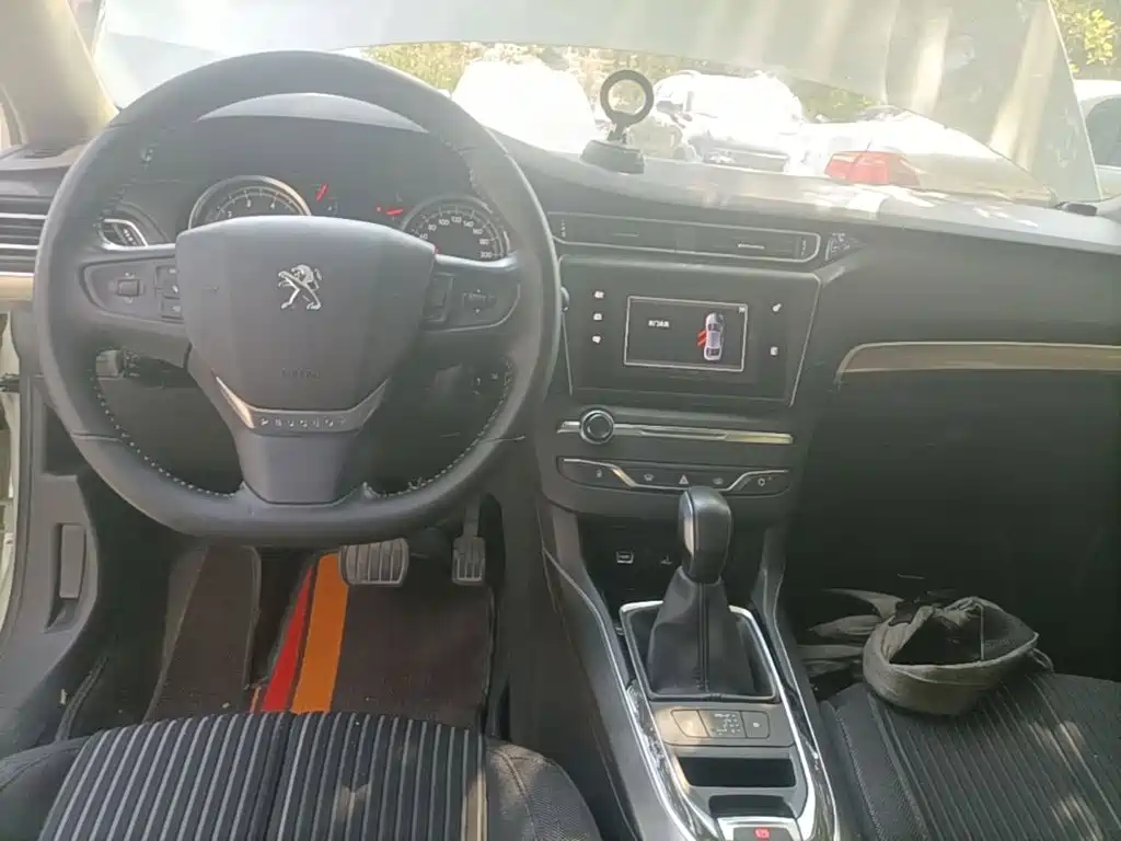 Peugeot 408 — миниатюра 10