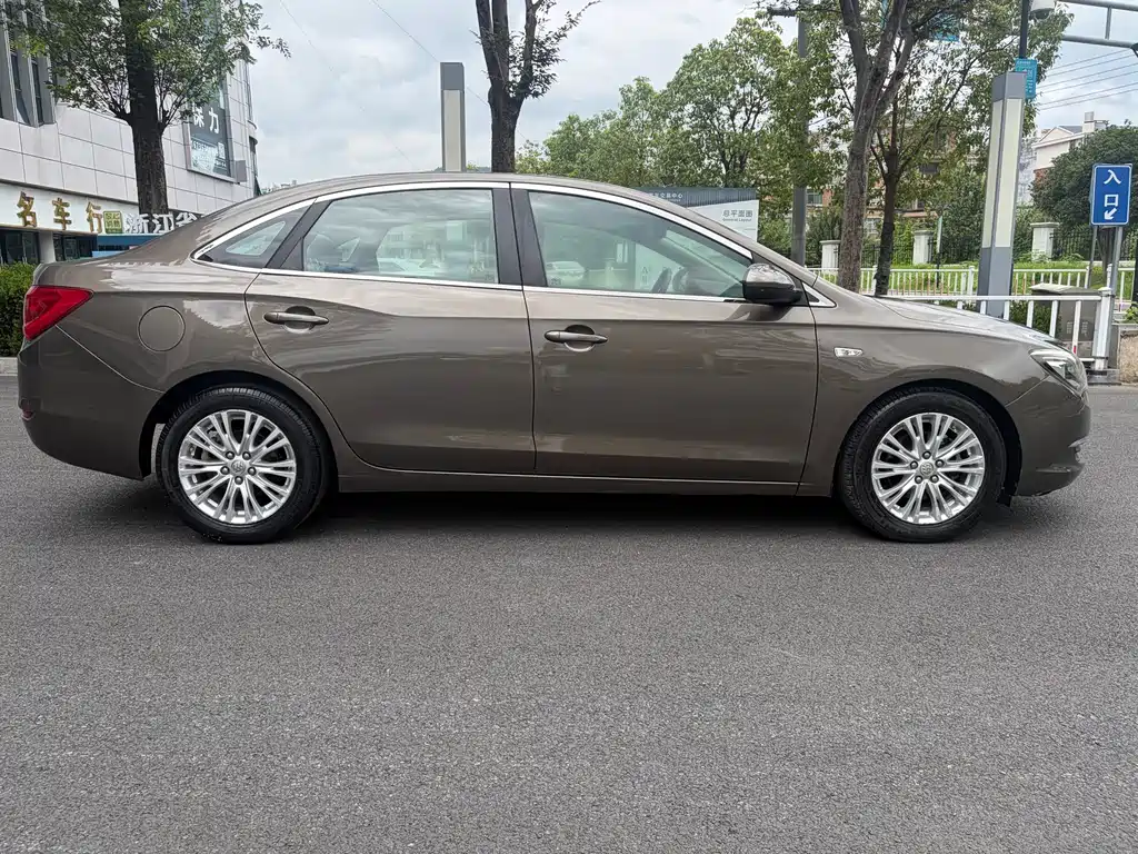 Buick Excelle — миниатюра 7