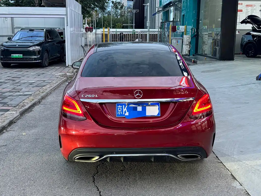 Mercedes-Benz C-Class — миниатюра 6