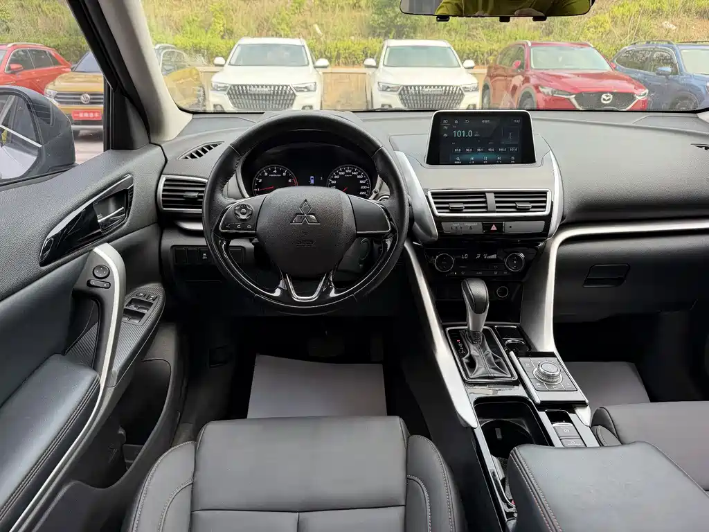 Mitsubishi Eclipse Cross — миниатюра 7