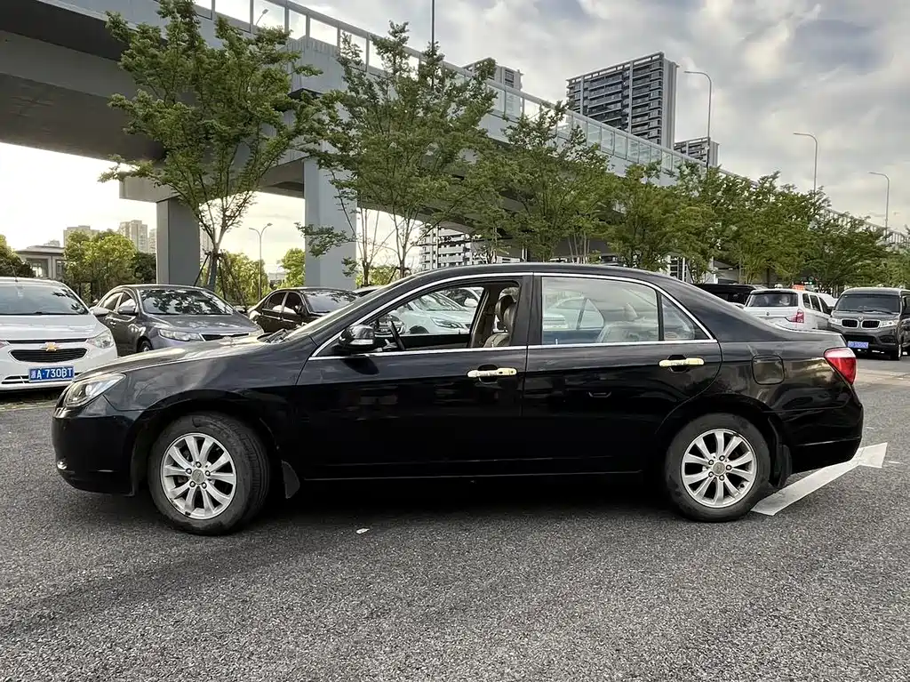 BYD G6 2013 2.0L MT Luxury