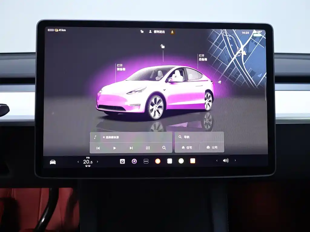 Tesla Model Y — миниатюра 10