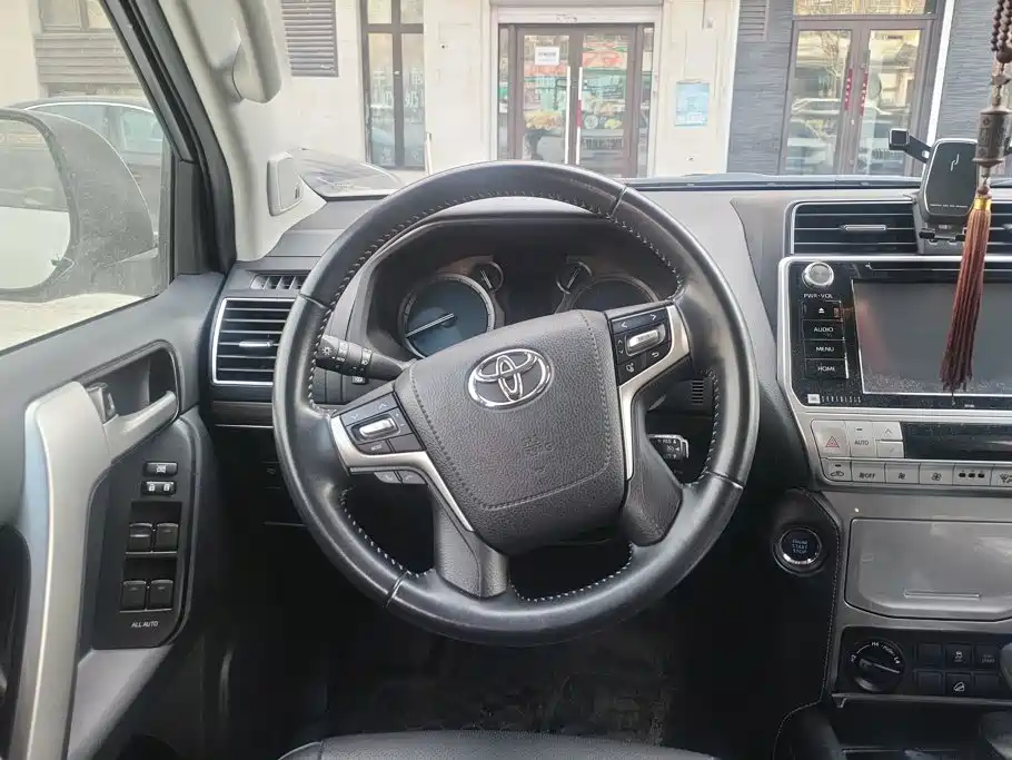 Toyota Prado — миниатюра 15