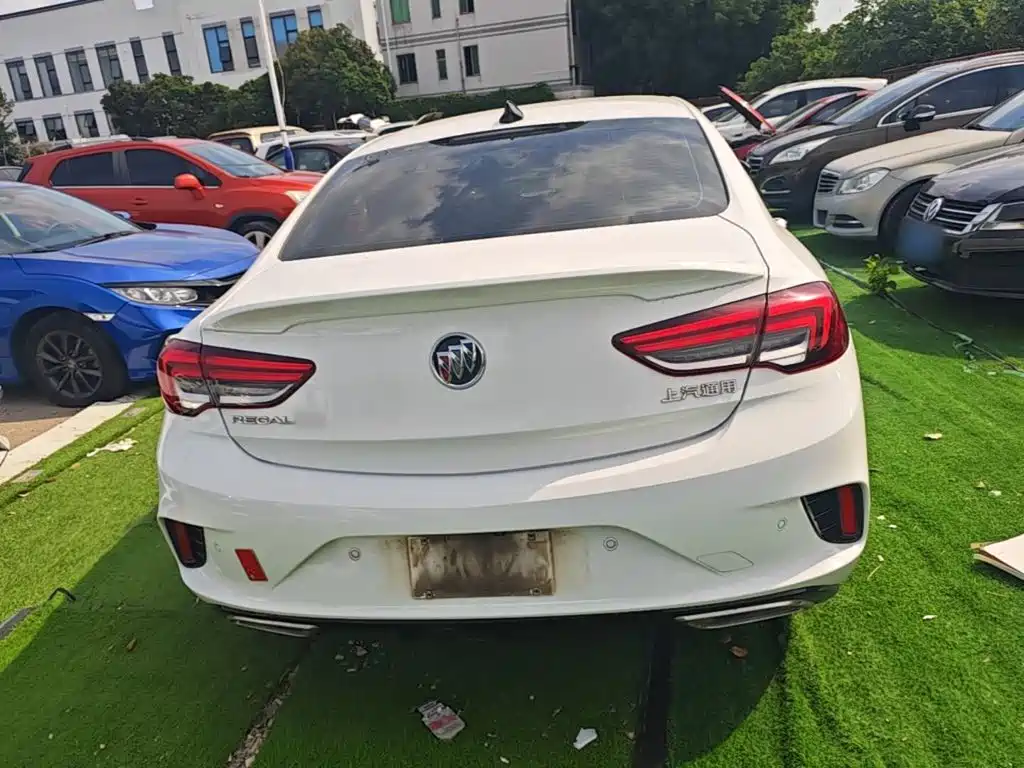 Buick Regal — миниатюра 6