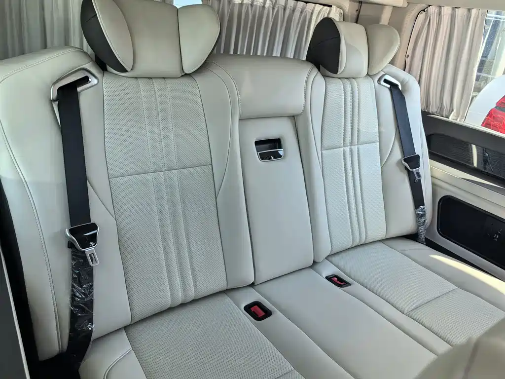 Toyota Hiace — миниатюра 7