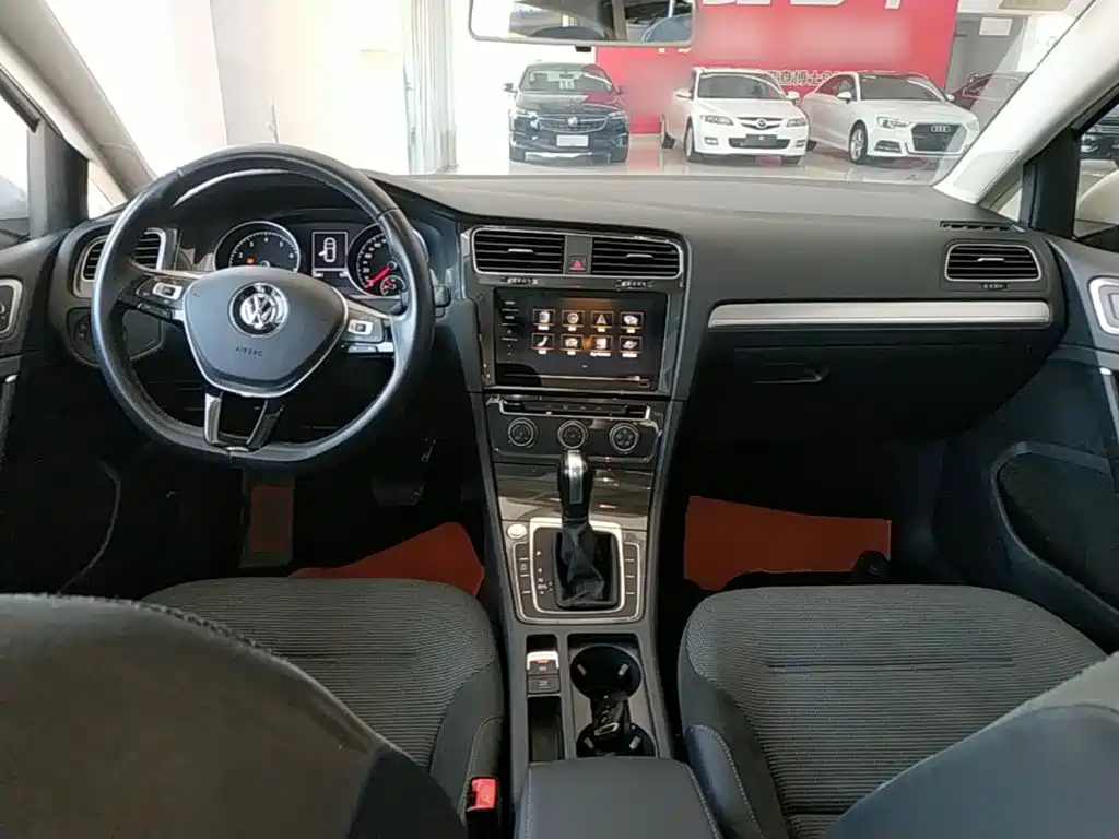 Volkswagen Golf — миниатюра 10