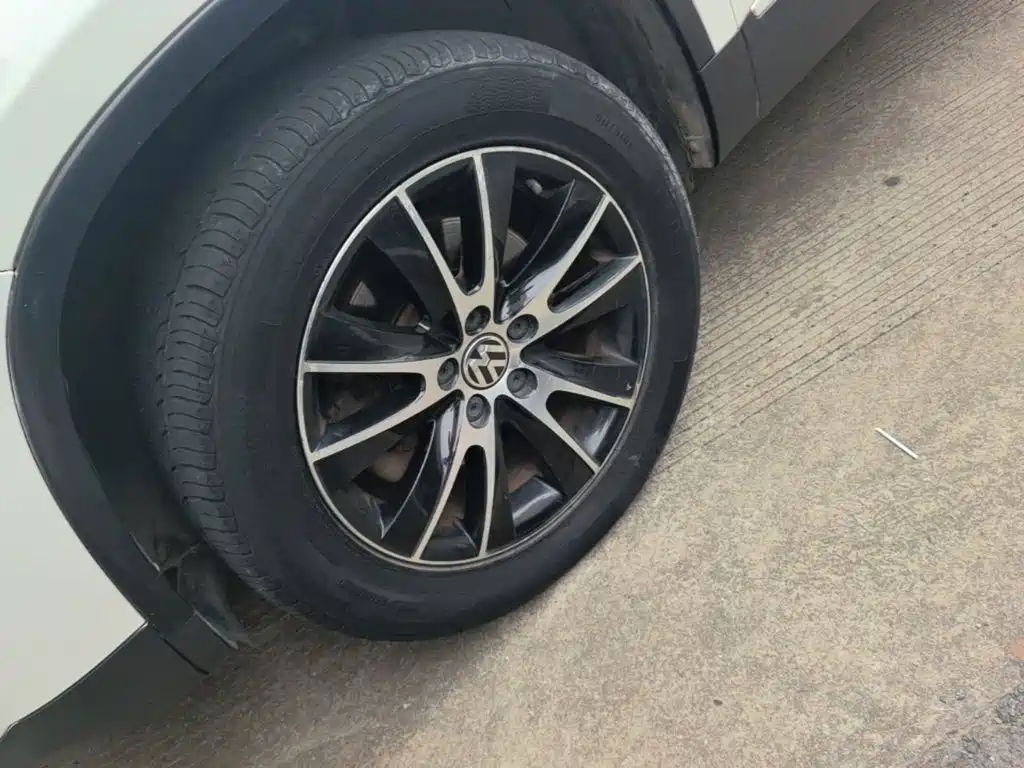 Volkswagen Tiguan — миниатюра 23