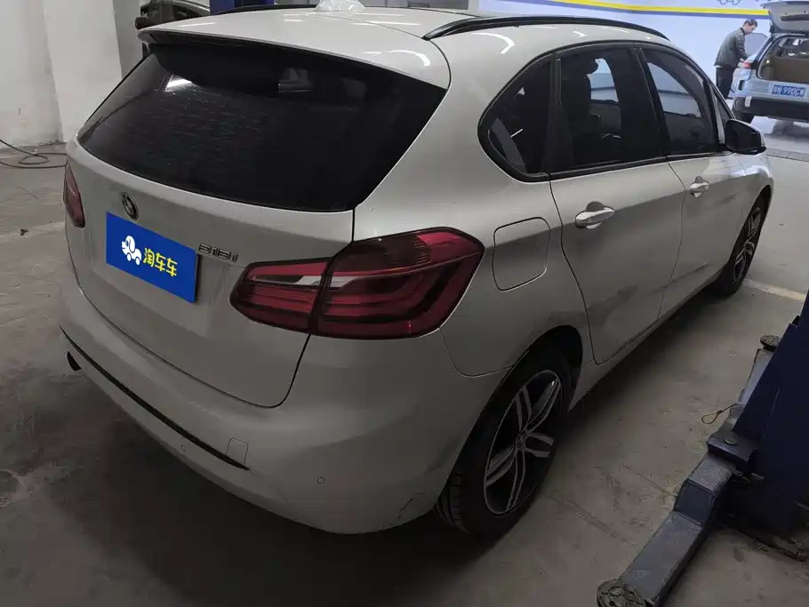 BMW 2 Series Active Tourer (Import) — миниатюра 3