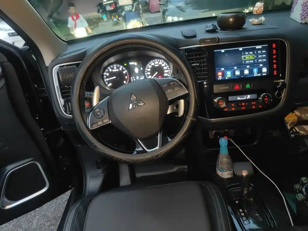 Mitsubishi Outlander — миниатюра 7