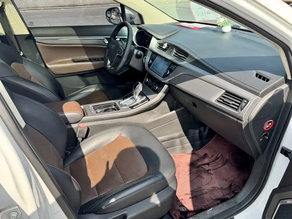 Geely Emgrand GS — миниатюра 10