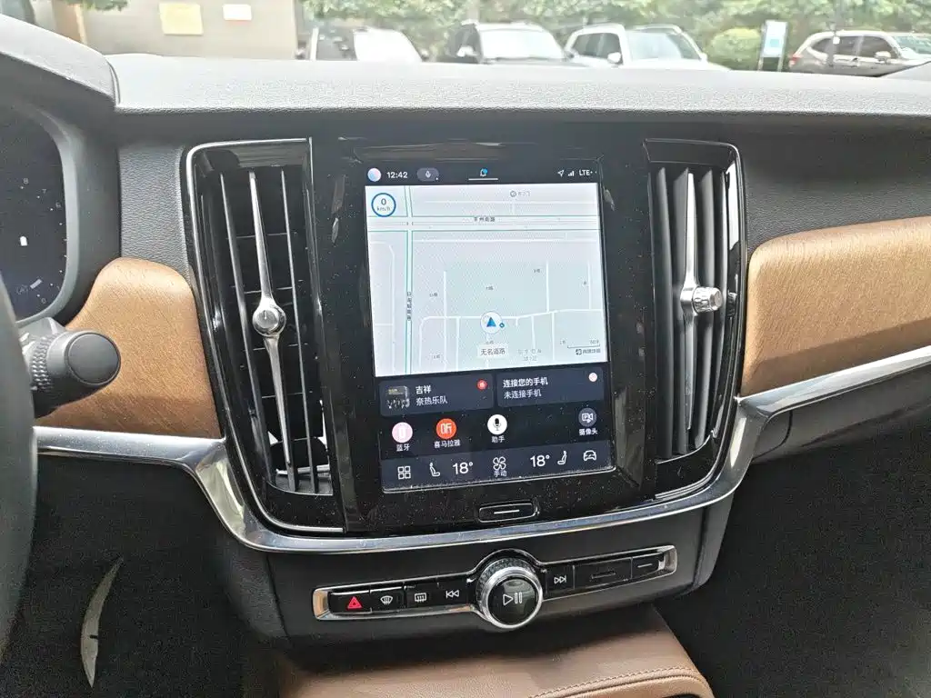 Volvo S90 — миниатюра 9