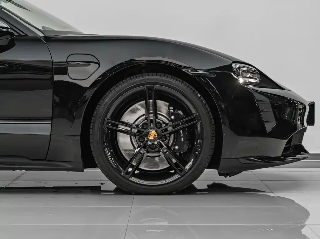 Porsche Taycan — миниатюра 10
