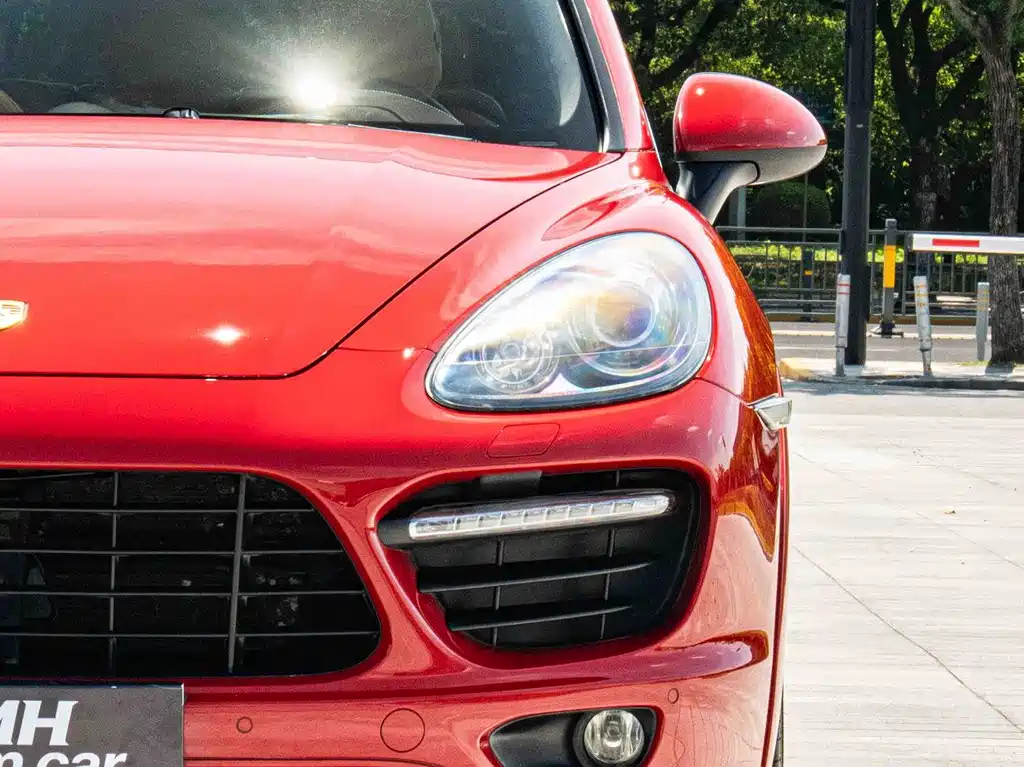 Porsche Cayenne — миниатюра 3