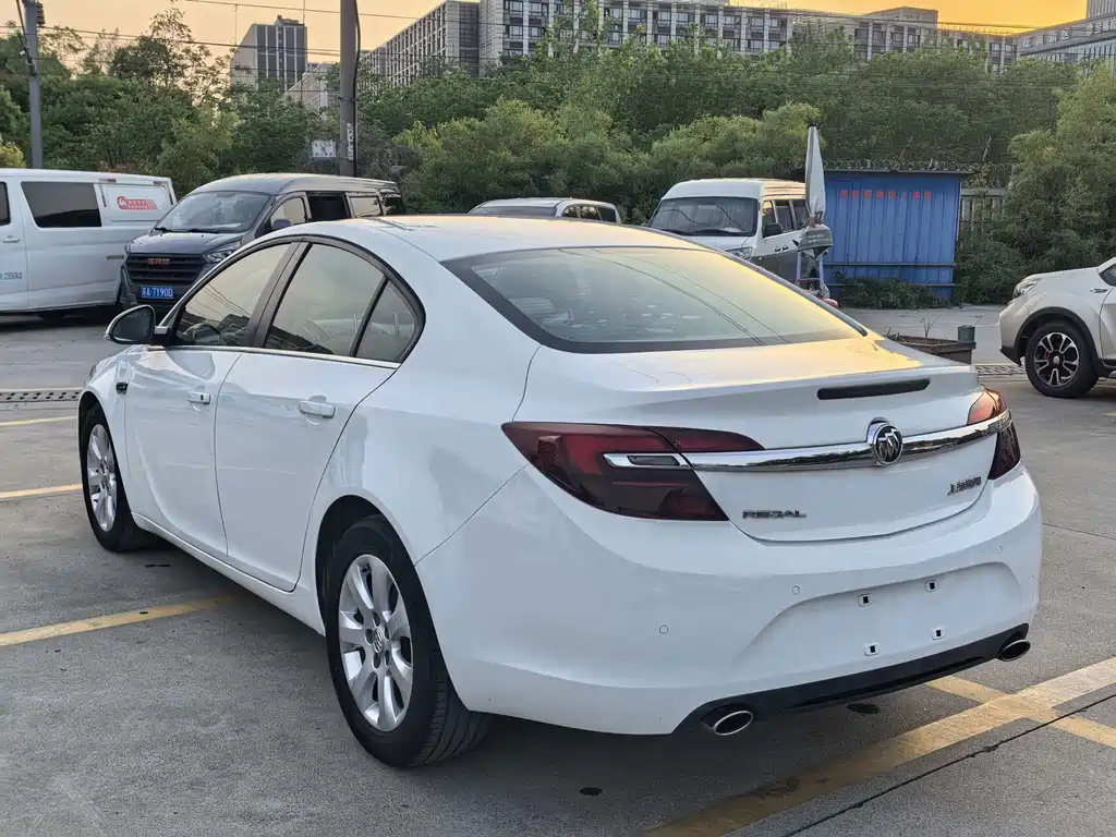 Buick Regal — миниатюра 12