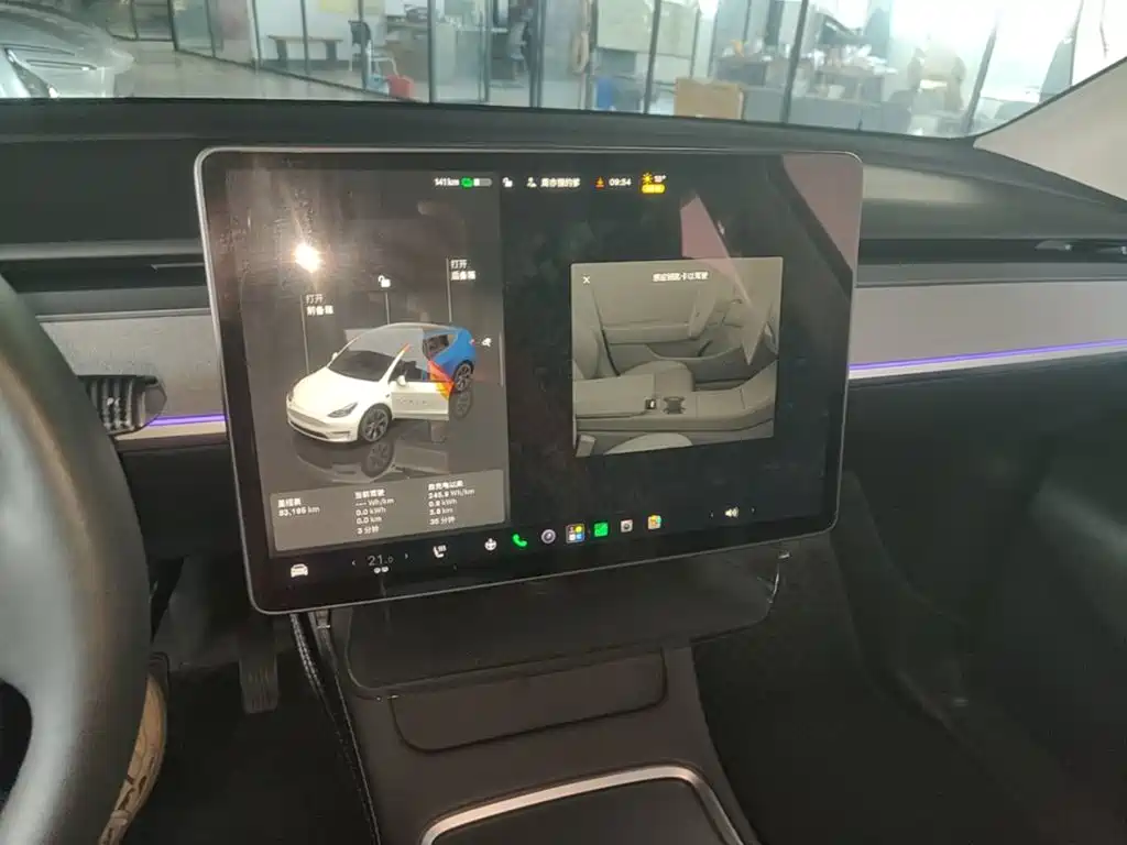 Tesla Model Y — миниатюра 13