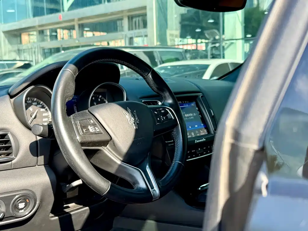 Maserati Levante — миниатюра 3