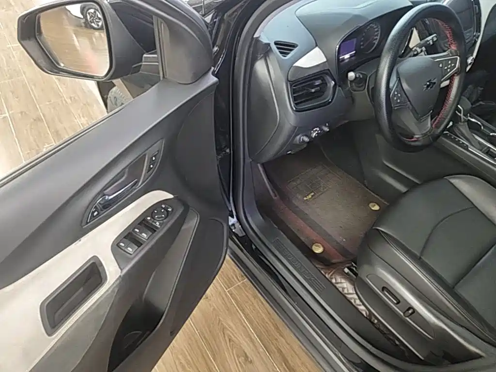 Chevrolet Equinox — миниатюра 16