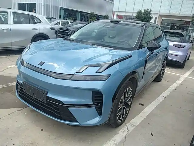 2025 Lynk & Co 08