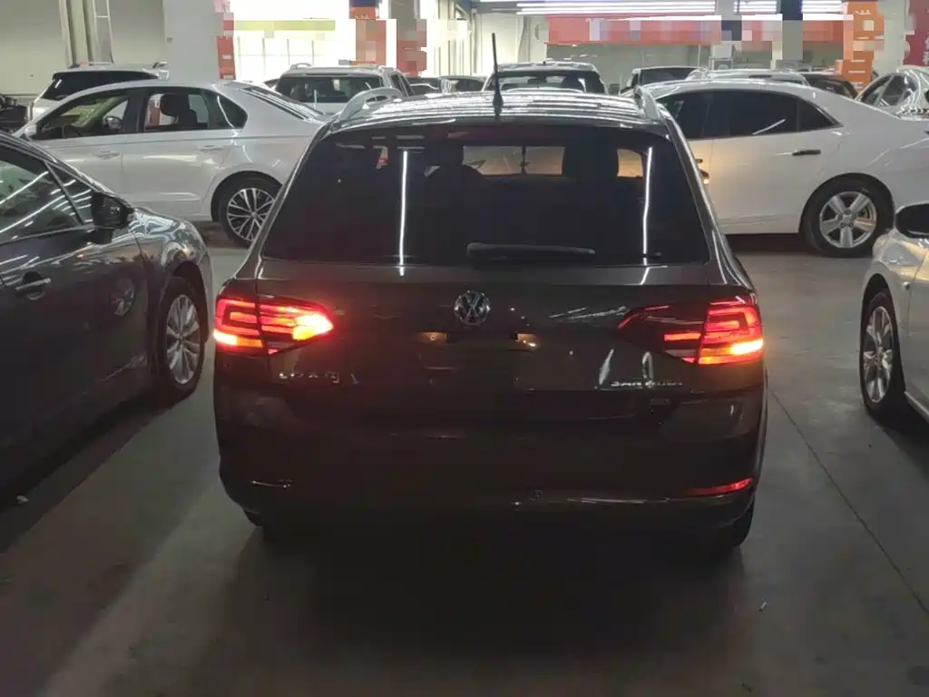 Volkswagen Santana — миниатюра 6