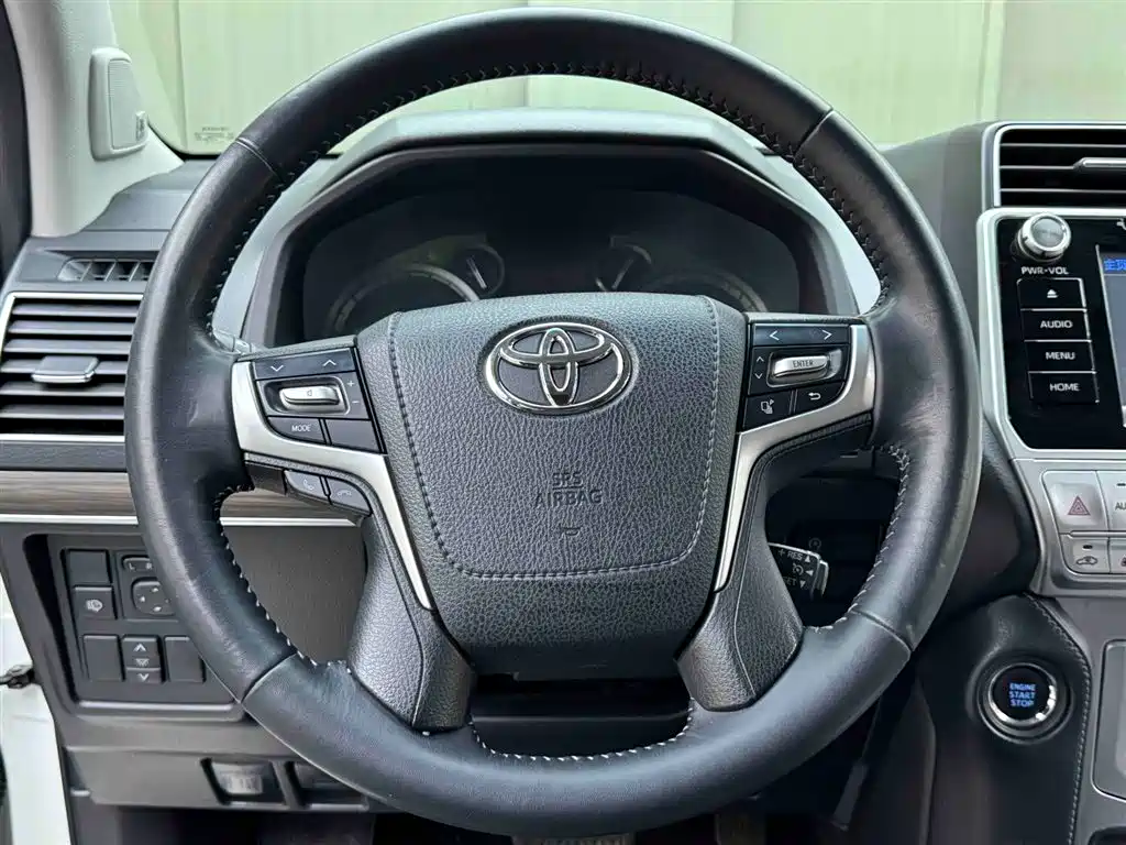 TOYOTA PRADO