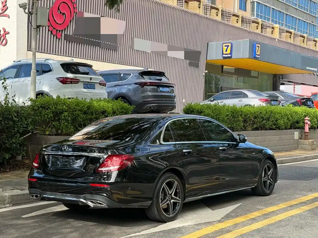 Mercedes-Benz E-Class — миниатюра 14