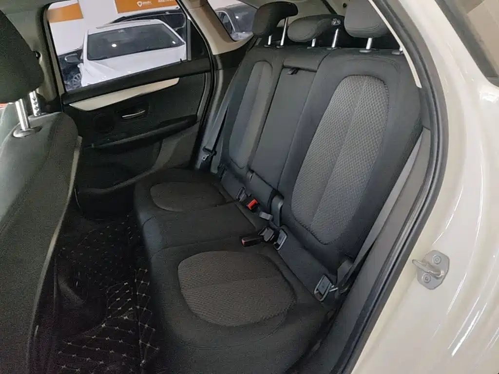 BMW 2 Series Active Tourer — миниатюра 17