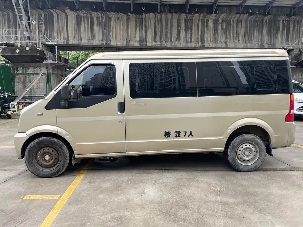 DFSK C37 — миниатюра 6