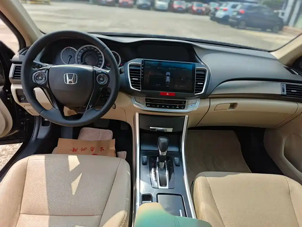 Honda Accord — миниатюра 6