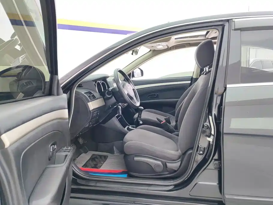 Nissan Sylphy — миниатюра 9