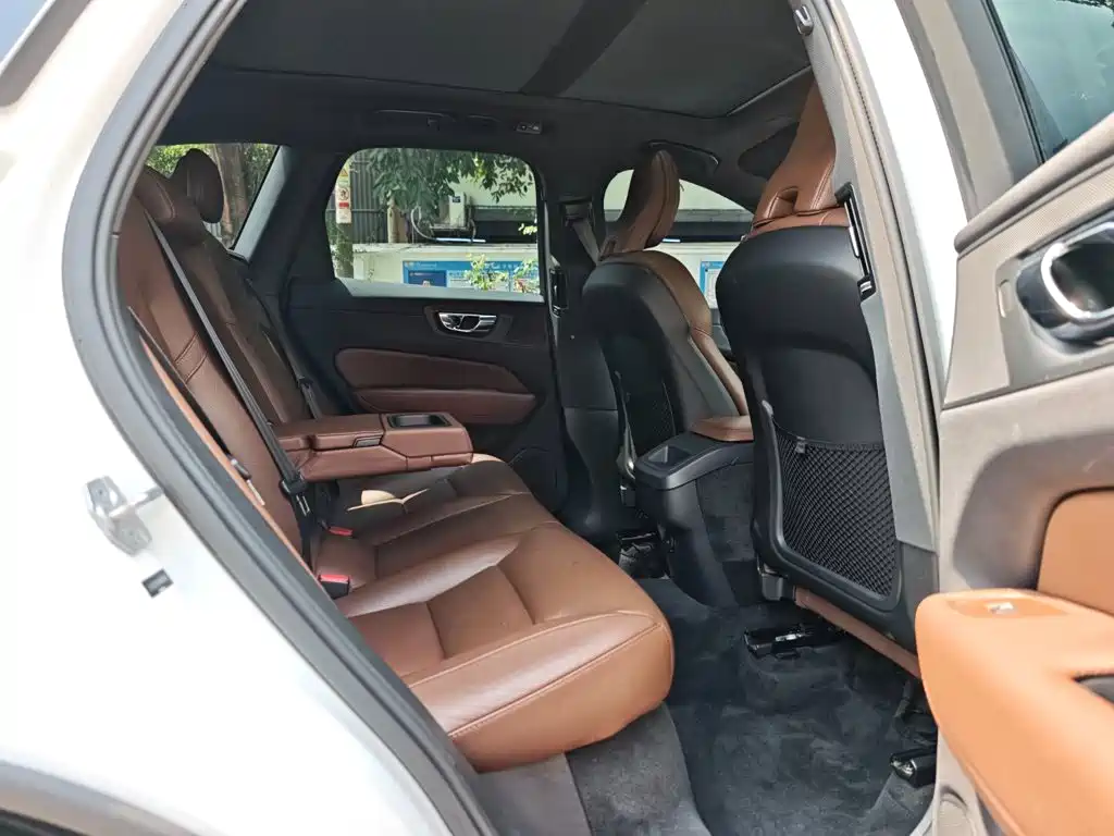Volvo XC60 — миниатюра 25