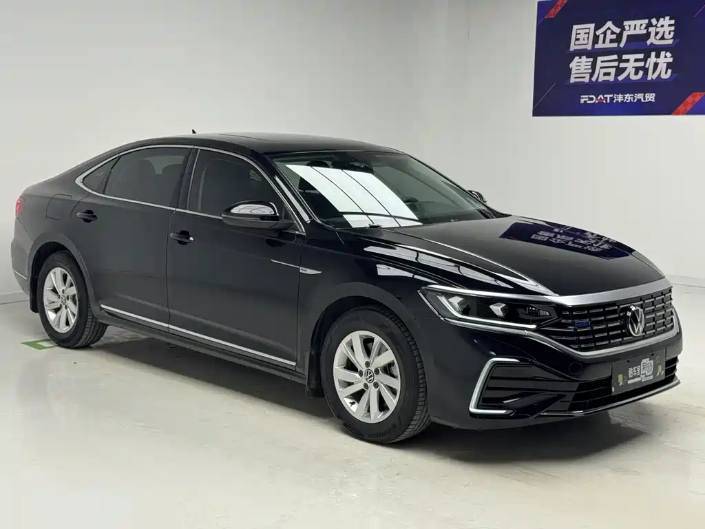 Volkswagen Passat PHEV — миниатюра 3